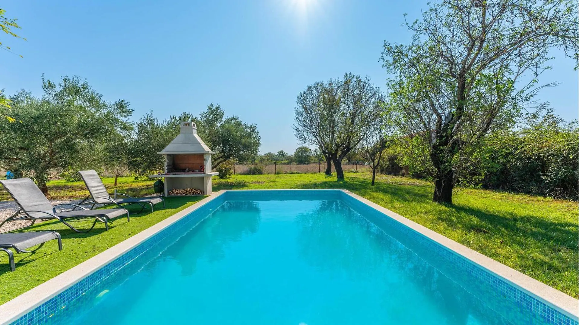 펜션 Cozy Home In Prkos With Jacuzzi
