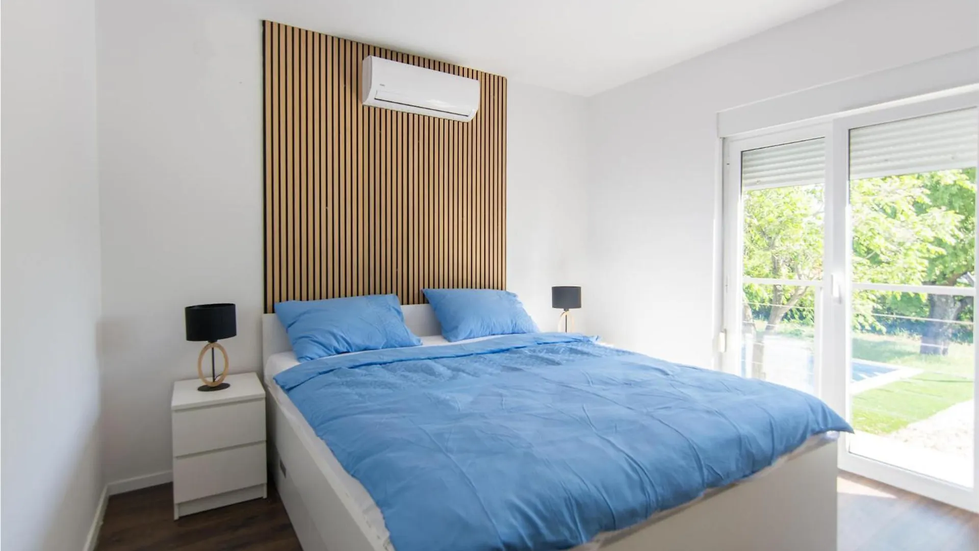 Holiday home Cozy Home In Prkos With Jacuzzi Croatia